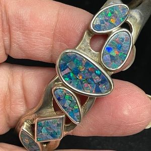 Silver bracelet with opal chips